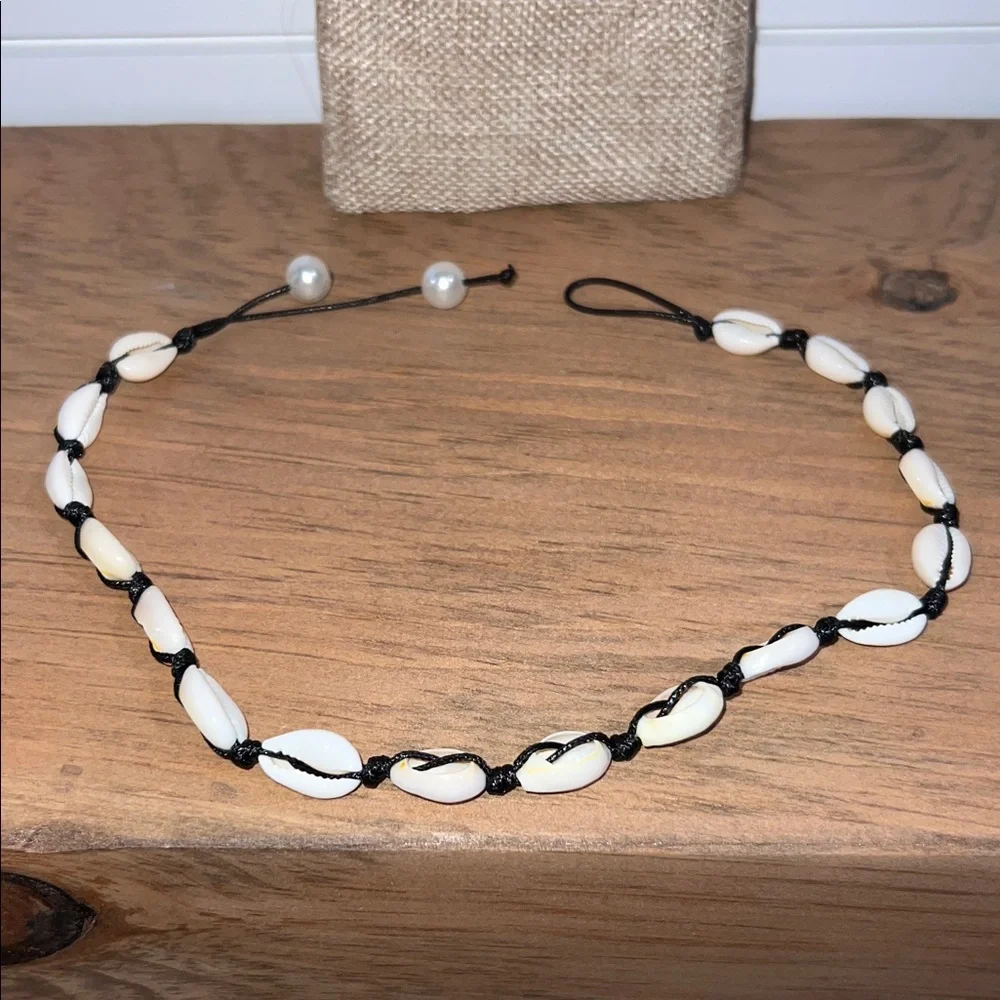EUC - Vintage Elegant Sea Shell and Pearl Necklace - Picture 6 of 7